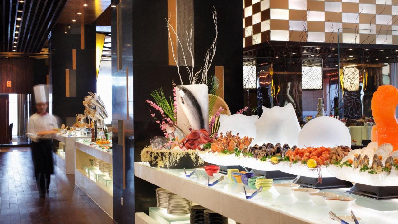 Crowne Plaza Yantai Sea View By Ihg Hotell Exteriör bild